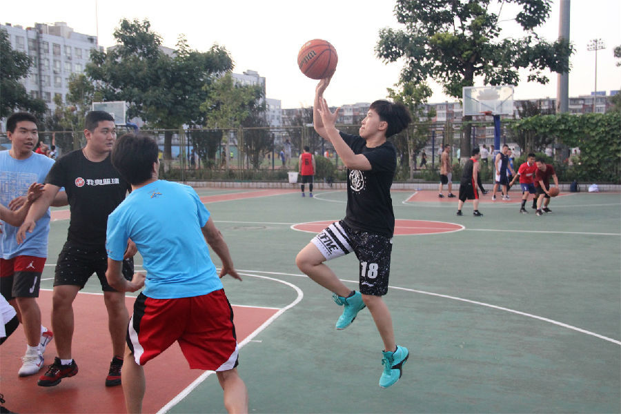 我奥篮球半场四对四于昨日下午圆满落幕!